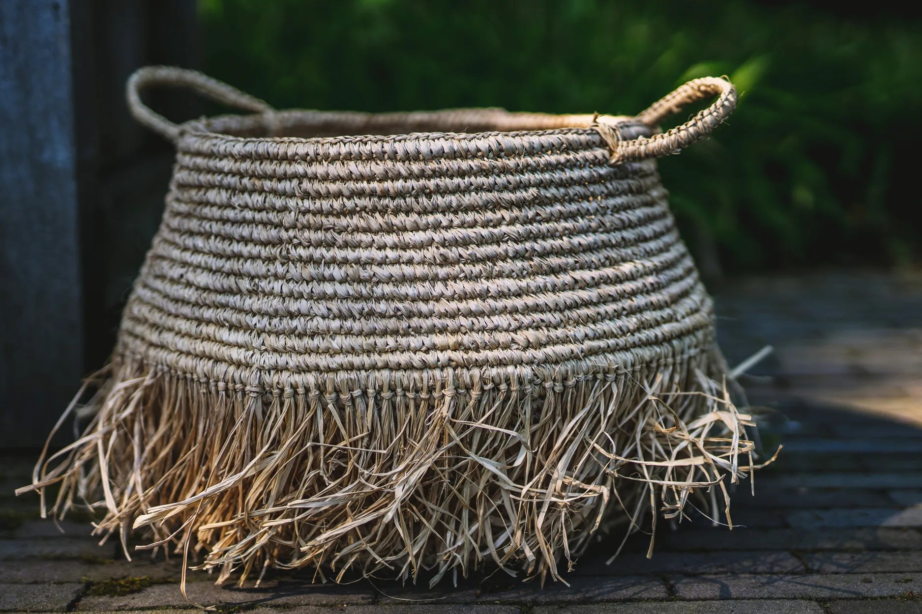 the-raffia-deluxe-baskets-natural-l