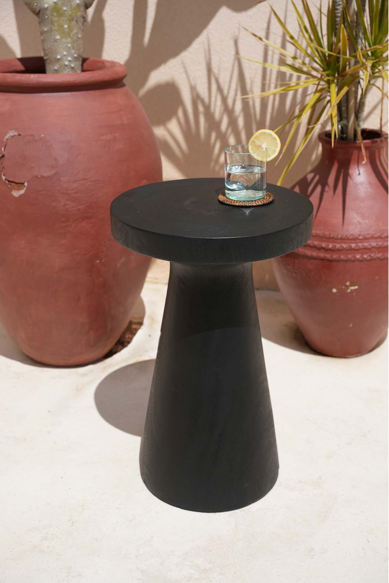 the-gravity-side-table-black