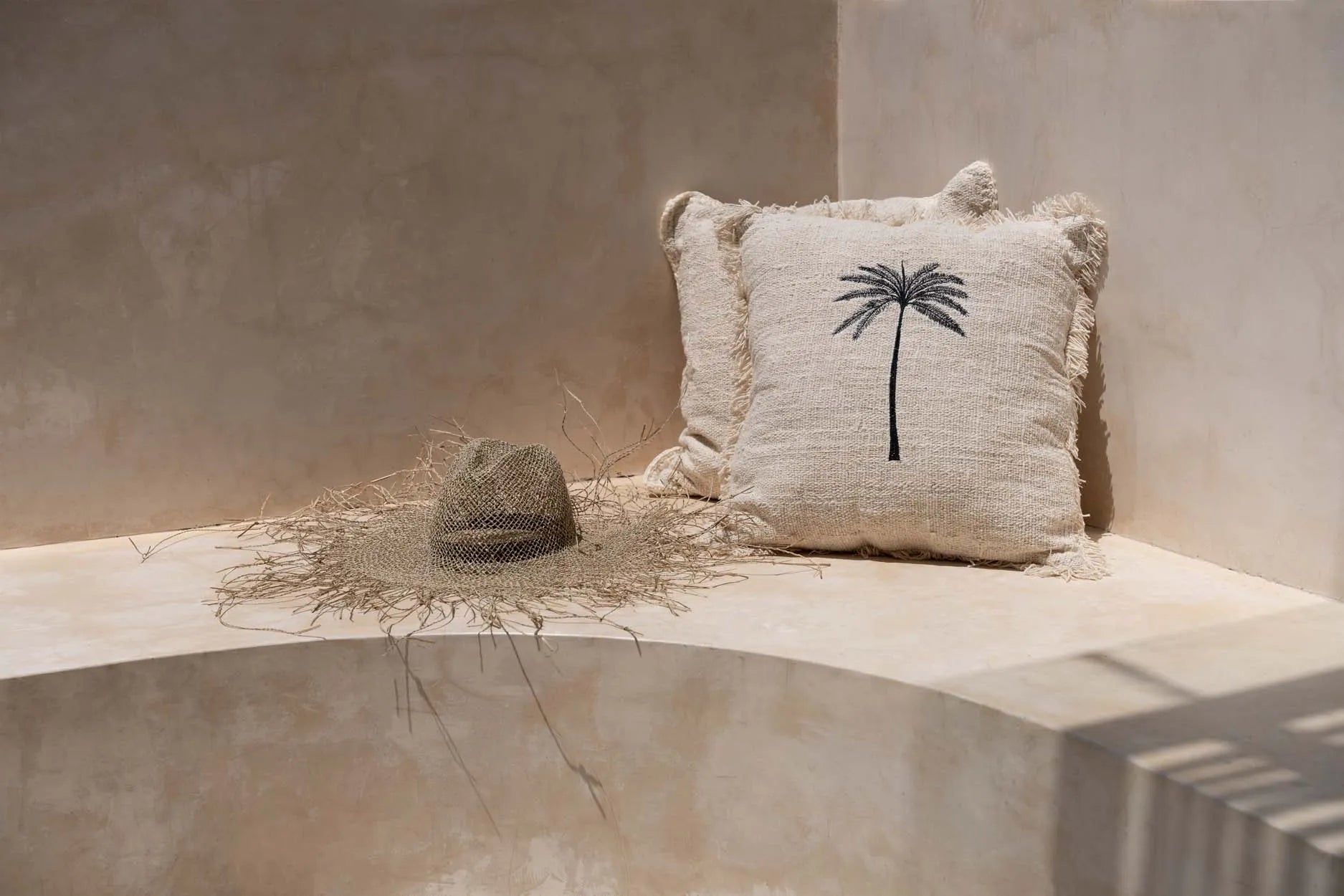 the-gili-palm-cushion-cover-natural-black