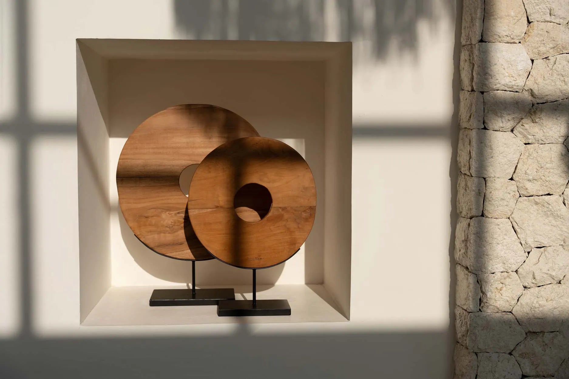 the-teak-disc-on-stand-m