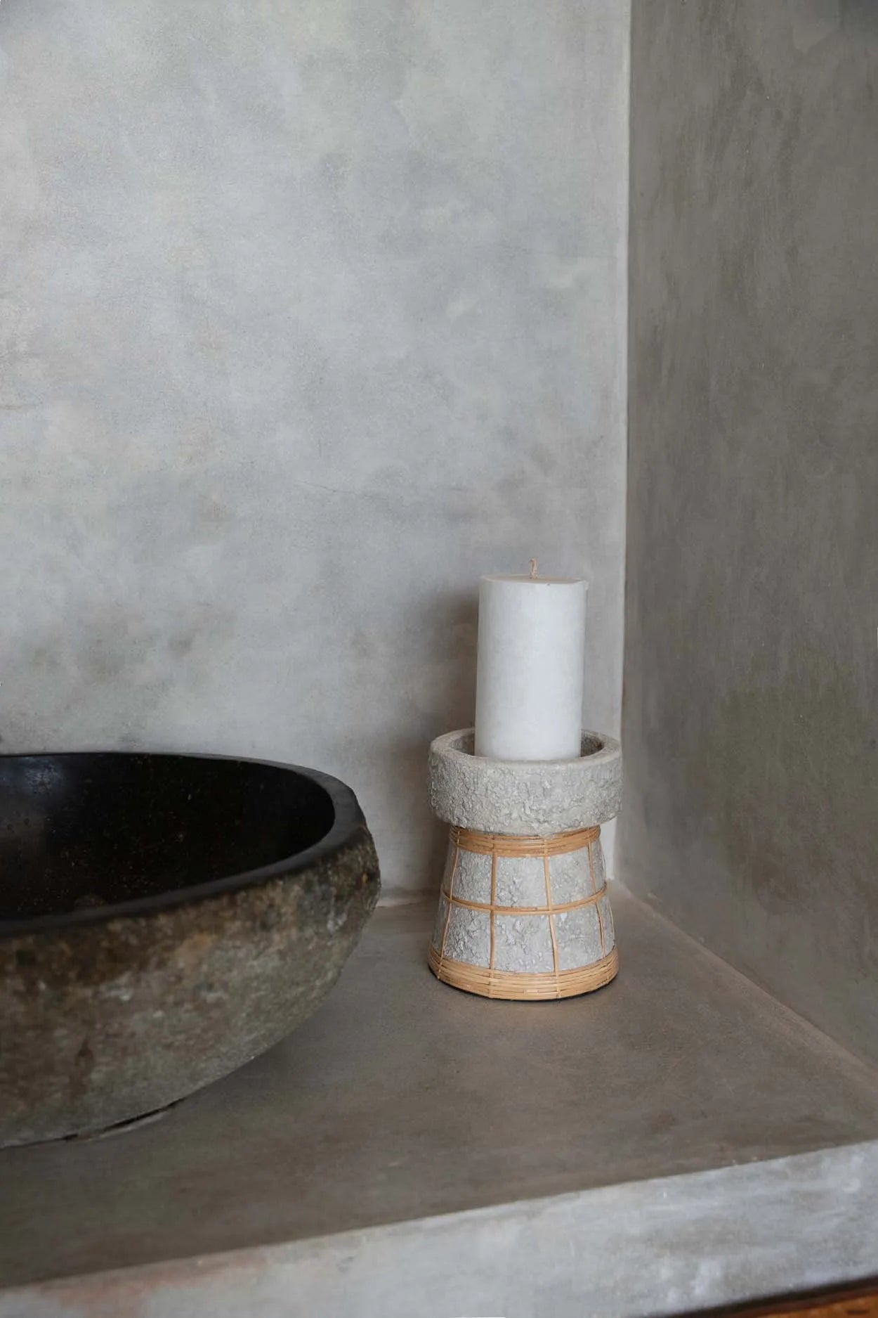 the-serene-candle-holder-concrete-natural-l