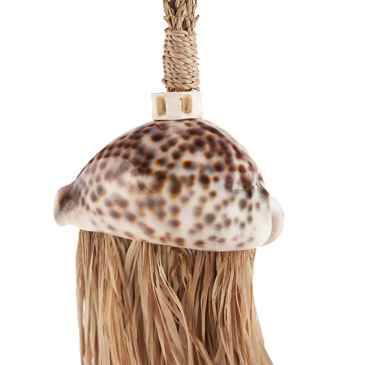 the-raffia-lupina-tassel-natural