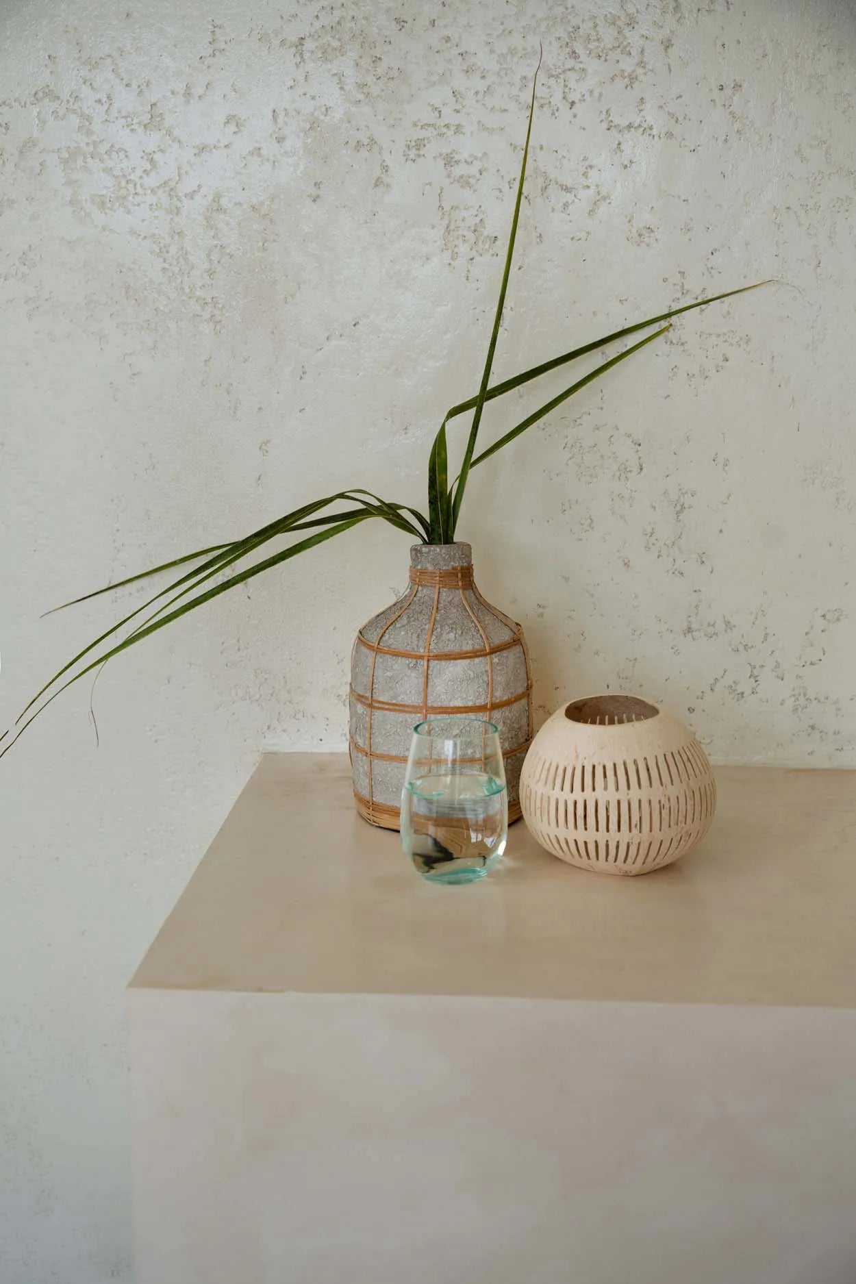 the-whoopy-vase-concrete-natural-l