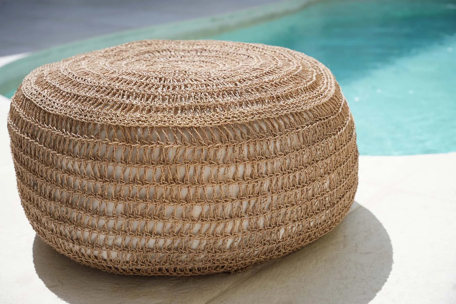 the-seagrass-pouffe-natural-m