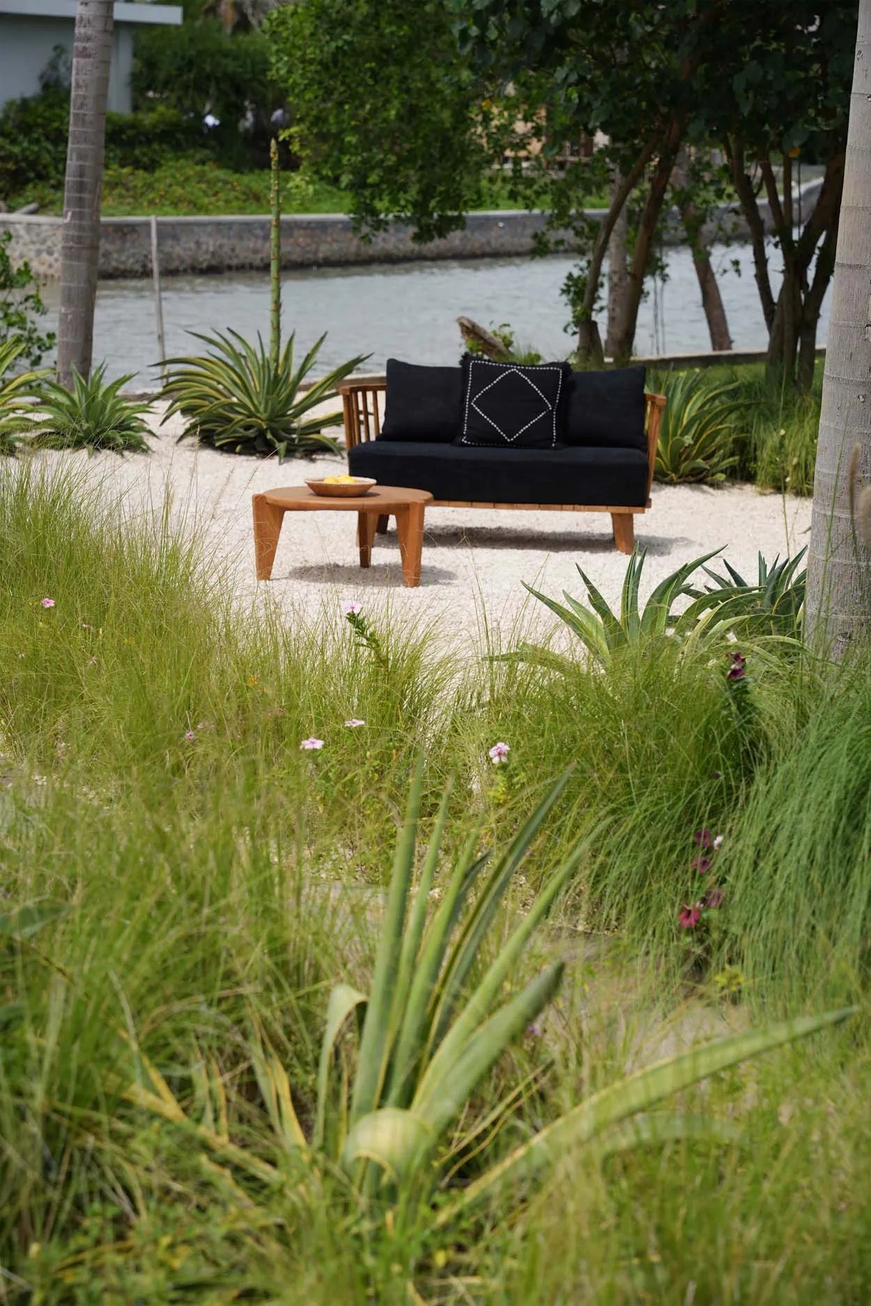 the-malawi-two-seater-natural-black